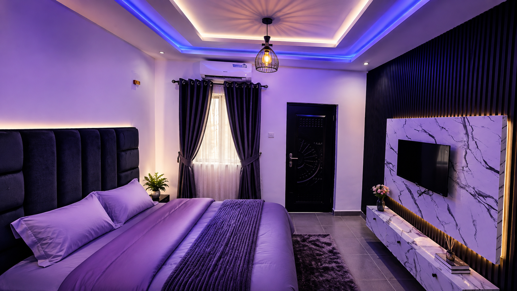 Deluxe Room king-bed accommodation at Fingers Bar Luxury Apartments in Calabar